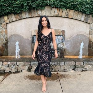 giovanni white lace sleeveless sheath dress